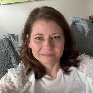 Meet your Posher, Crystal